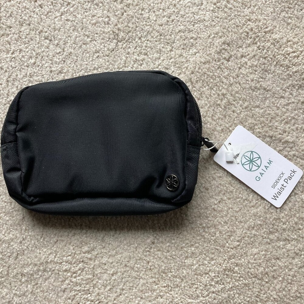 New Black GAIAM Waist Pack